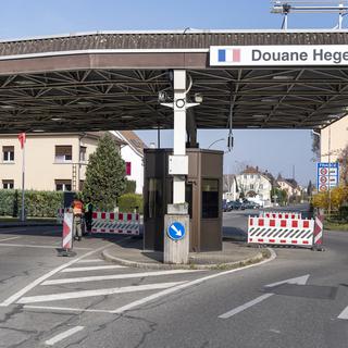 La douane Hegenheim entre la Suisse et la France. [Keystone - Georgios Kefalas]