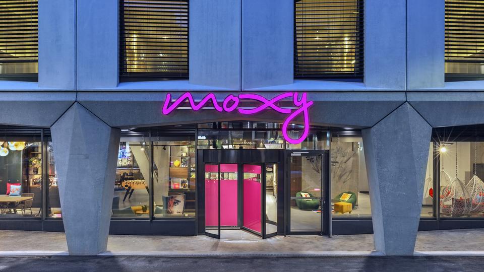 Le premier hôtel suisse de la marque internationale Moxy a ouvert ses portes à Lausanne en décembre 2019. [Moxy]