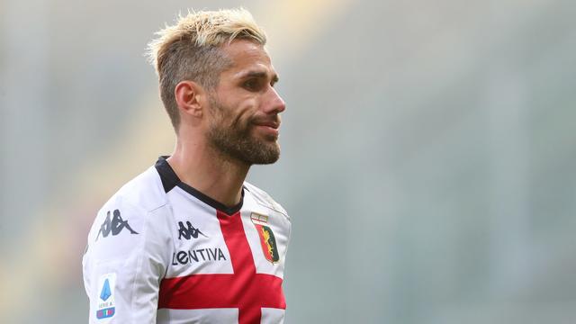 Behrami fait partie des 15 membres du Genoa à avoir contracté le virus. [Paolo Magni]