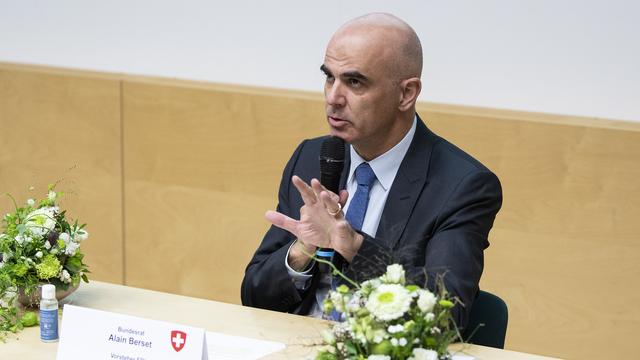 En visite à Saint-Gall, Alain Berset a rappelé les cantons à leurs devoirs. [KEYSTONE - Peter Schneider]