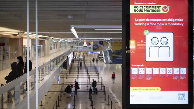 Le hall de l'aéroport de Genève. [Keystone - Laurent Gillieron]