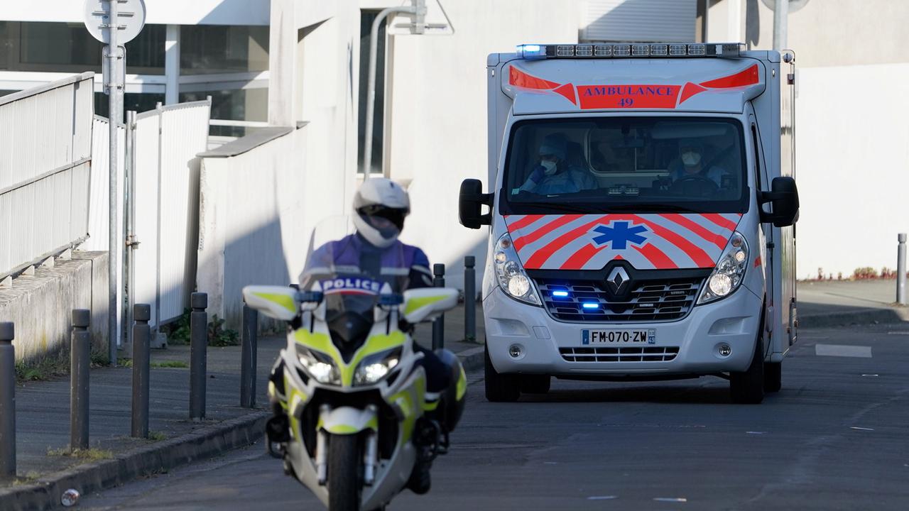 Une ambulance en France. [Keystone - EPA/Eddy Lemaistre]