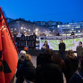 Une manifestation anti-WEF à Lausanne le 22 janvier 2020. [Keystone - Jean-Christophe Bott]