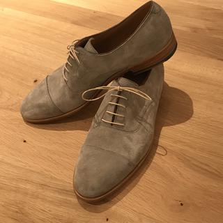 Une startup genevoise veut fabriquer des chaussures à prix raisonnable en Suisse. [RTS - Dominique Choffat]