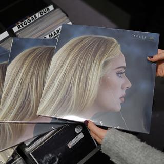 L'album "30" d'Adele disponible dans le magasin Sister Ray record à Londres le 19 novembre 2021.
Tolga Akmen
AFP [Tolga Akmen]