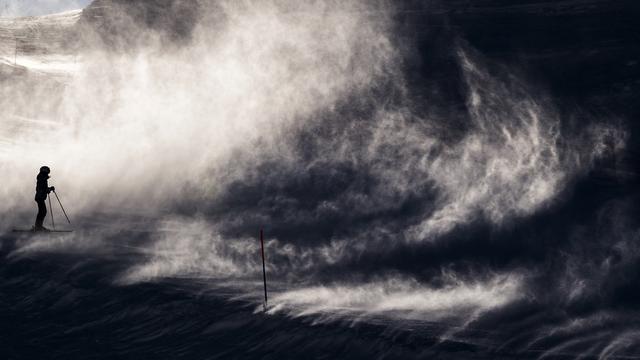 De fortes rafales de vent à Leysin. [Keystone - Jean-Christophe Bott]