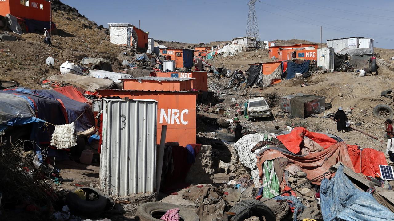 Un camp pour les personnes déplacées par la guerre au Yémen en mars 2021. [EPA/Keystone - Yahya Arhab]