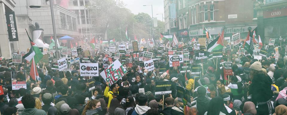 Manifestation de soutien aux Palestiniens à Londres, samedi 15 mai 2021. [EPA via Keystone - Facundo Arrizablaga]