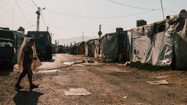 Aujourd’hui, certains réfugiés syriens craignent pour leur sécurité, notamment dans le camp de réfugiés de Deir Zanoun de la vallée de la Bekaa. [AFP - KARINE PIERRE]