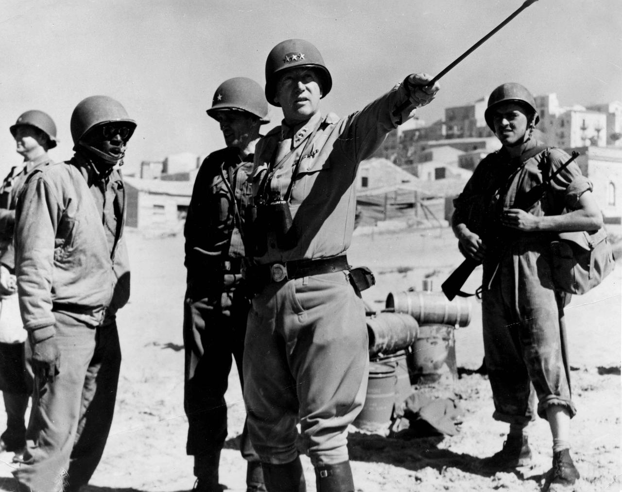 Le général Patton le 11 juillet 1943 lors des combats en Sicile. [imago/United Archives - imago stock&people]