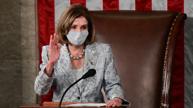 La démocrate Nancy Pelosi a été réélue dimanche de justesse à la tête de la chambre des représentants américaine. [Erin Scott]