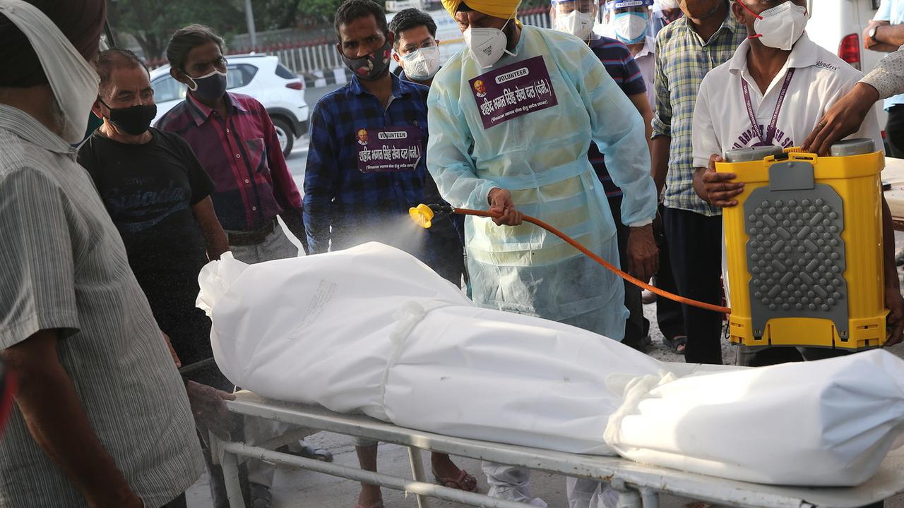 Record de décès quotidiens en Inde, mais les chiffres pourraient être encore plus élevés. [EPA - HARISH TYAGI]