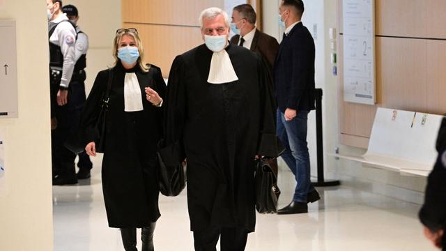 L'avocat de Nicolas Sarkozy, Me Thierry Herzog, arrive pour le début du procès Bygmalion. Paris, le 17 mars 2021. [AFP - Martin Bureau]