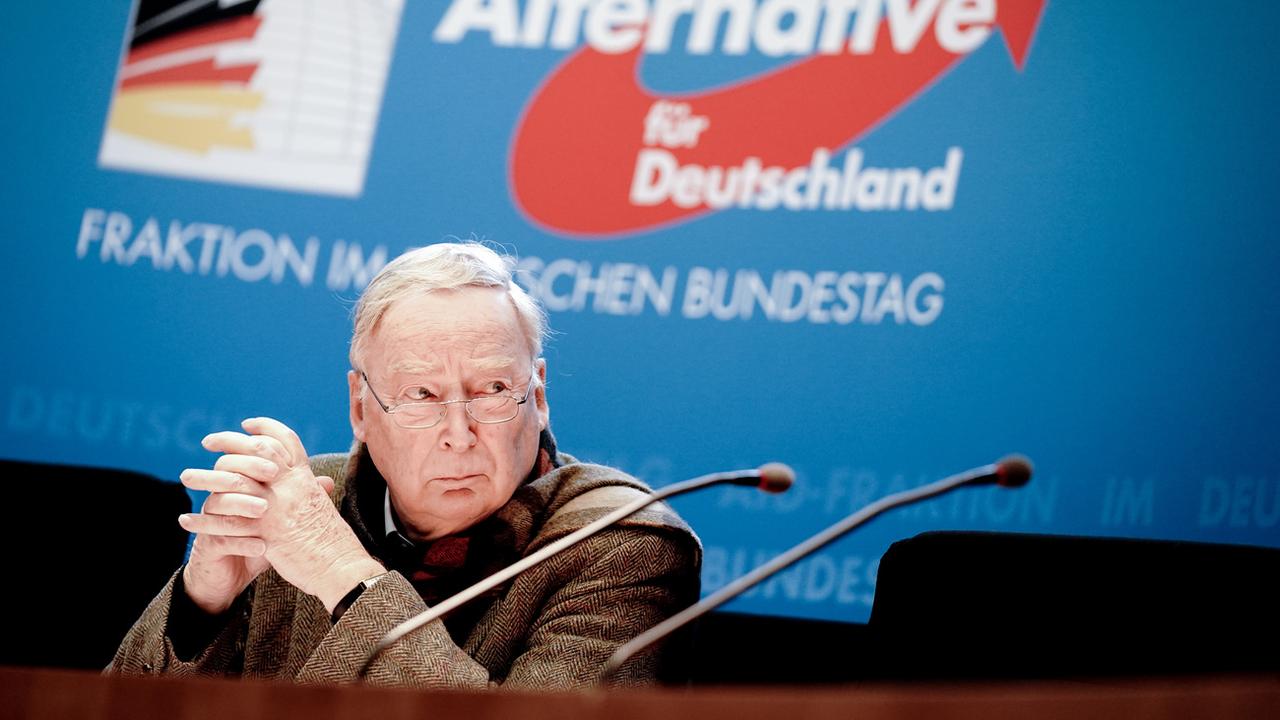 Alexander Gauland, le chef du groupe de l'Alternative für Deutschland au Parlement allemand, lors d'une conférence de presse. [Keystone/dpa - Kay Nietfeld]