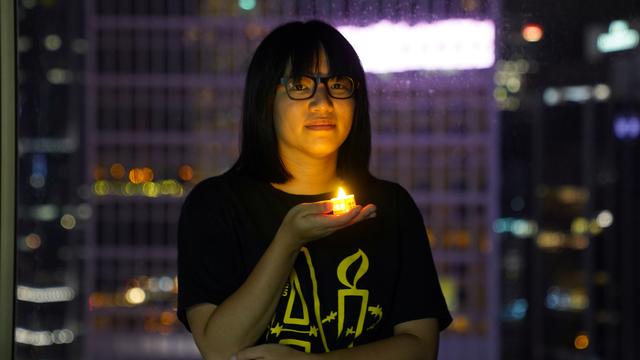 Malgré l'interdiction de la veillée pour Tiananmen, les Hongkongais ont été appelés à allumer des bougies. [Reuters - Lam Yik]