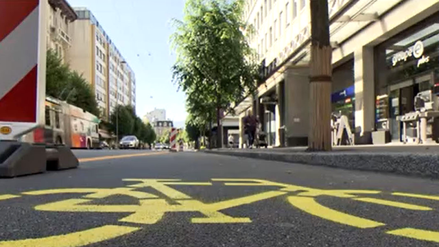 L'aménagment provisoire au boulevard des Pérolles à Fribourg. [RTS]