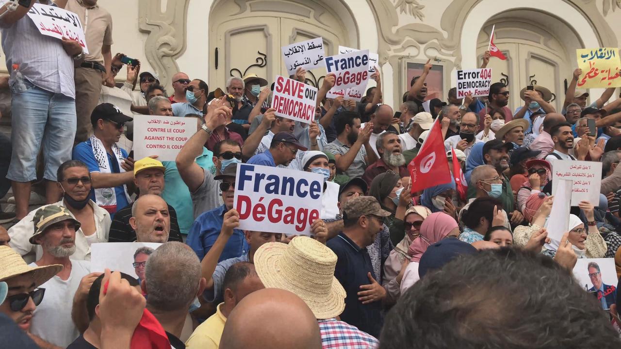 Les manifestants exigent le départ du président Kais Saied. [RTS - Maurine Mercier]