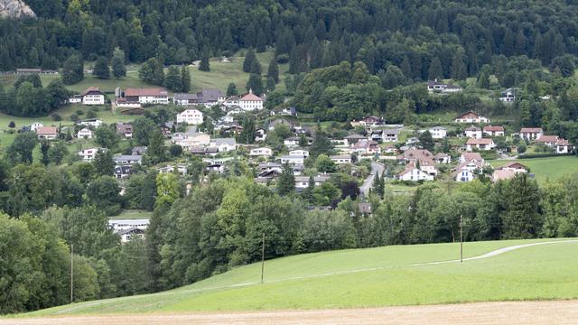 Une vue général de la ville de Belprahon. [Keystone - Anthony Anex]