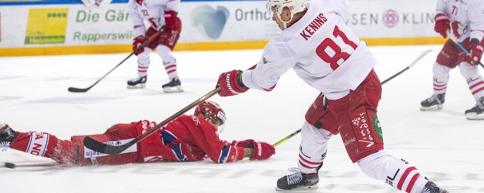 En hockey sur glace, les play-off se jouent dans un cadre sanitaire plus strict. [KEYSTONE - Alexandra Wey]