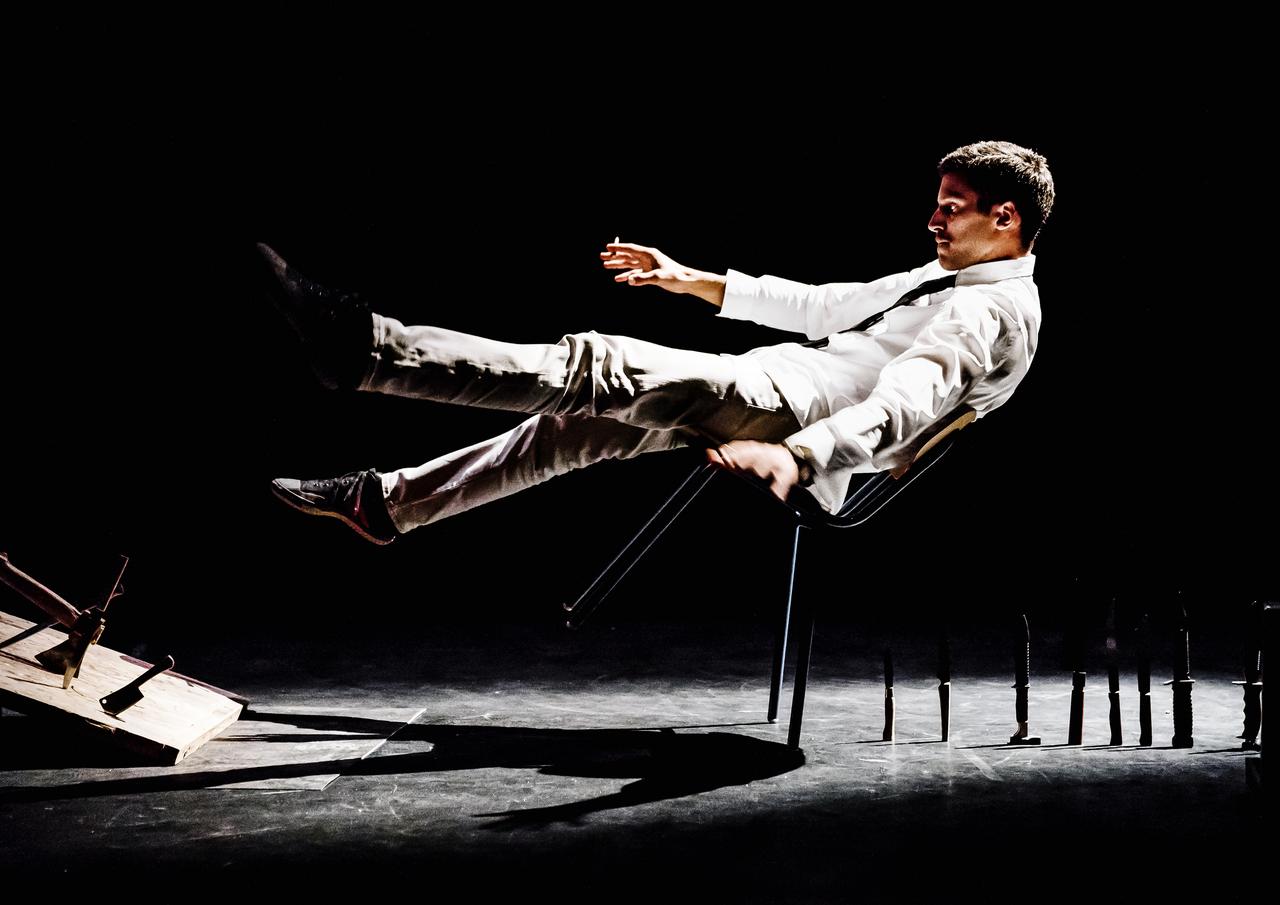 "Take care of yourself", un spectacle signé Marc Oosterhoff présenté dans le cadre de la Sélection suisse en Avignon. [Alex Brenner]