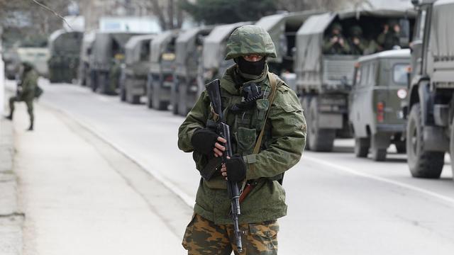 Troupes russes photographiées près de la frontière ukrainienne en 2014. [Reuters - Baz Ratner]