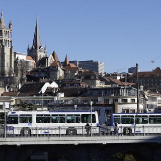 Un bus en ville de Lausanne. (image d'illustration) [Keystone - Laurent Gillieron]