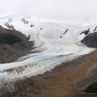 Vue panoramique du Glacier Torre depuis Mirador Maesti. [depositphotos - Imladris]