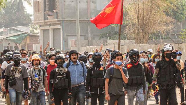 Les forces de sécurité birmanes ont ouvert le feu samedi sur des manifestants pour la démocratie, tuant au moins quatre personnes, rapportent des médias locaux et un témoin. [AFP]