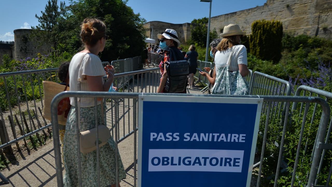 Le pass sanitaire est obligatoire à partir de mercredi en France. [AFP - Artur Widak]