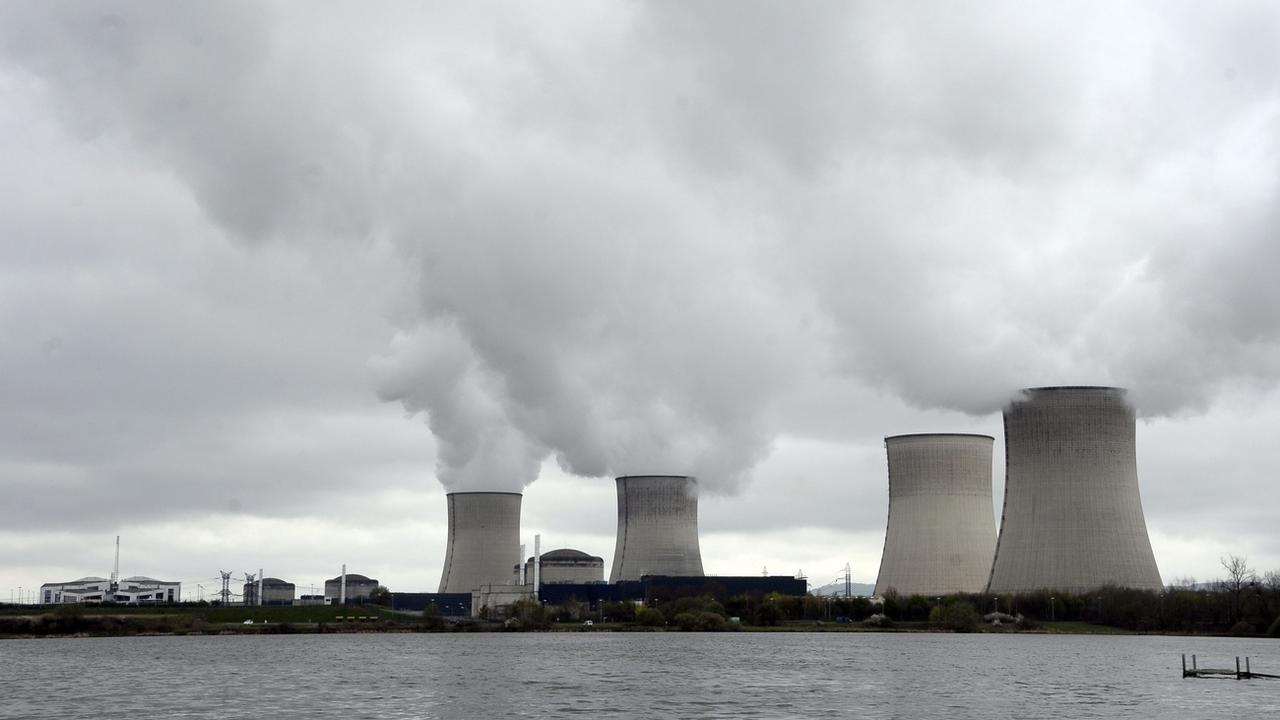 La France va relancer la construction de réacteurs nucléaires. [EPA - CHRISTOPHE KARABA]