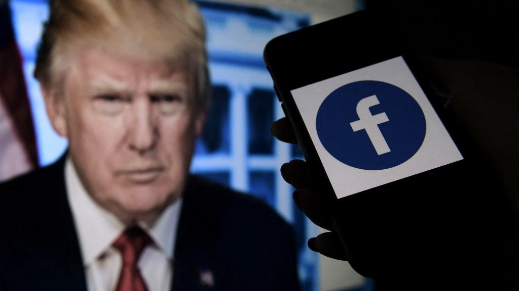 Facebook a annoncé suspendre Donald Trump pour deux ans. [AFP - Olivier Douliery]