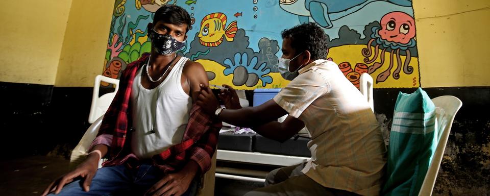 L'inde manque toujours cruellement de vaccins contre le Covid-19. [EPA/Keystone - Jagadeesh NV]