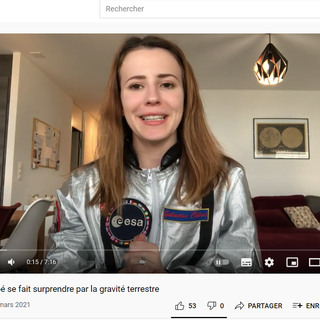Capture d'écran de la chaine Youtube de Chloé Carrière.
Chloé Carrière
Youtube [Youtube - Chloé Carrière]