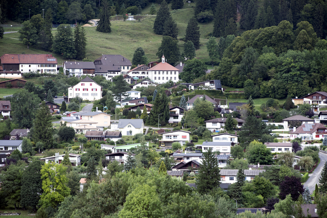 Une vue de la commune de Belprahon, dans le Jura bernois. [Keystone - Anthony Anex]