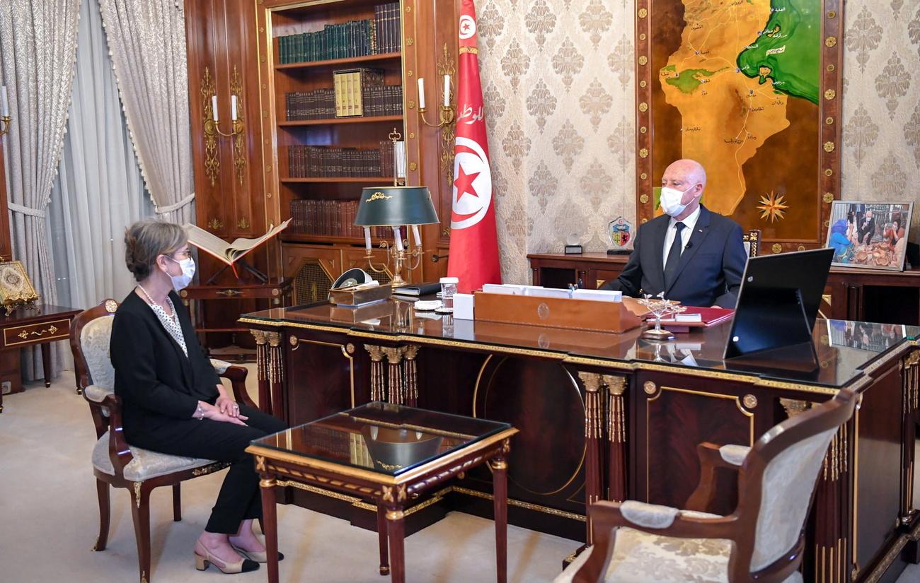 Najla Bouden a été reçue par le président tunisien, Kais Saied. [Keystone - PRESIDENCY OF TUNISIA HANDOUT]