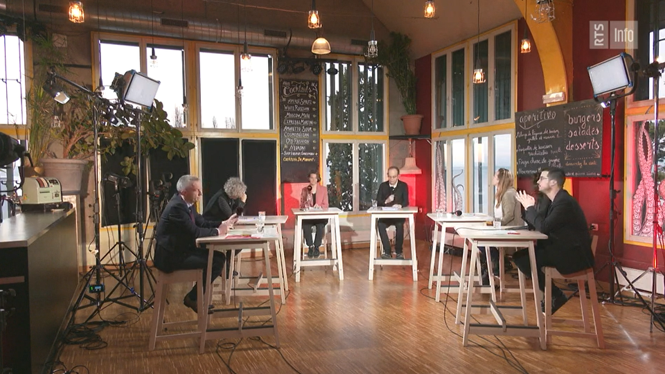 Débat pour les élections neuchâteloises avec Laurent Kurth (PS),  Lionel Rieder (PLR), Sarah Blum (POP) et Nathalie Schallenberger (Le Centre) (2-5).