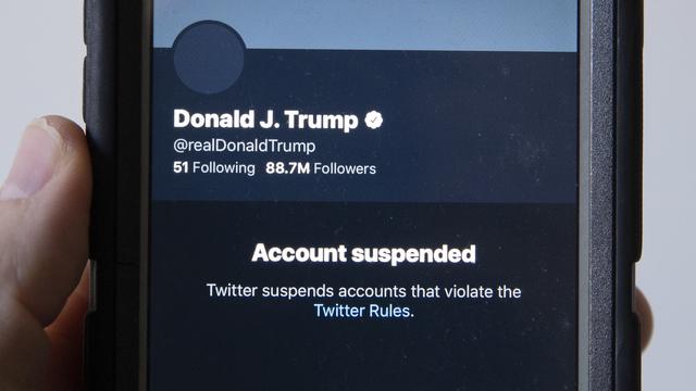 La suppression du compte Twitter de Donald Trump provoque des remous en Europe, où l'on estime que ce n'est pas aux géants du web de contrôler la liberté d'expression. [Keystone/EPA - Michael Reynolds]