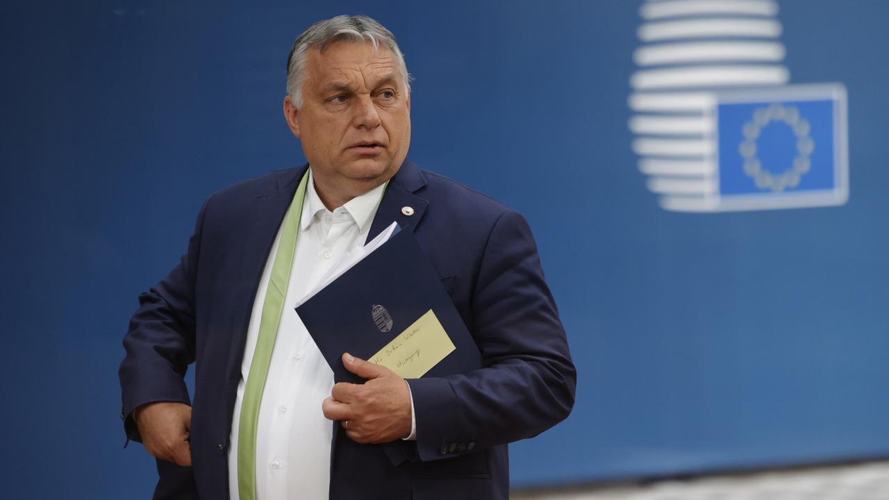 Viktor Orban convoque un référendum en Hongrie sur la loi anti LGBT. [Keystone - Olivier Matthys]