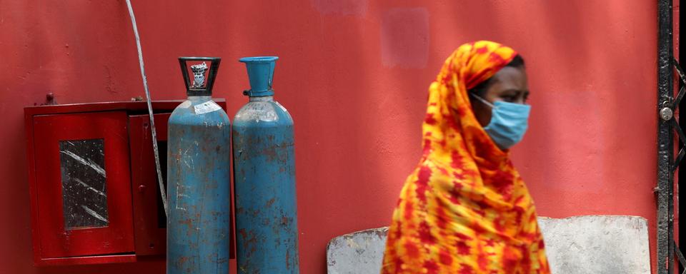 La Suisse va livrer des respirateurs à l'Inde. [Keystone/EPA - Piyal Adhikary]