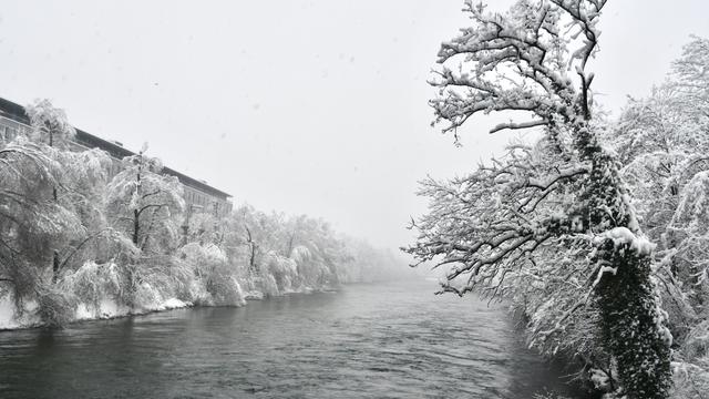 Après les fortes chutes de neige, des inondations locales pourraient se produire [Detlev Munz/Keystone - Detlev Munz]