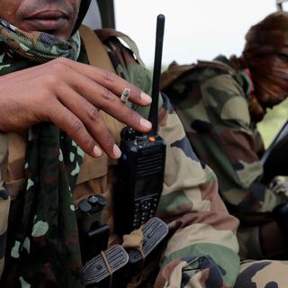Les forces de sécurité maliennes sont également la cibles d'attaques régulières des groupes armées. [Keystone - Reuters/ Paul Lorgerie]