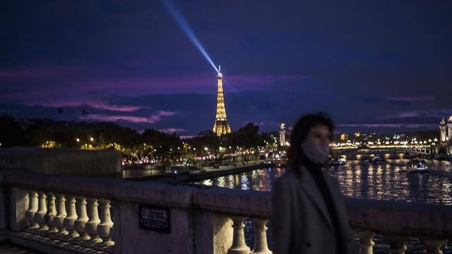 Une enquête a été ouverte en France après un reportage de la chaîne privée M6 sur des restaurants clandestins à Paris dans lesquels se seraient rendus des ministres. [Christophe Petit Tesson]