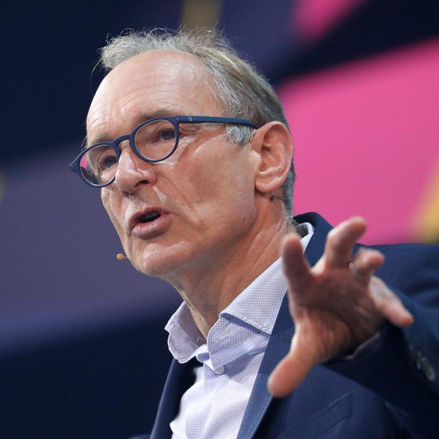 Le Britannique Tim Berners-Lee a créé en 1989 un système de partage de l'information et l'année suivant le premier navigateur Internet, soit les bases du Web actuel. [Oliver Berg]