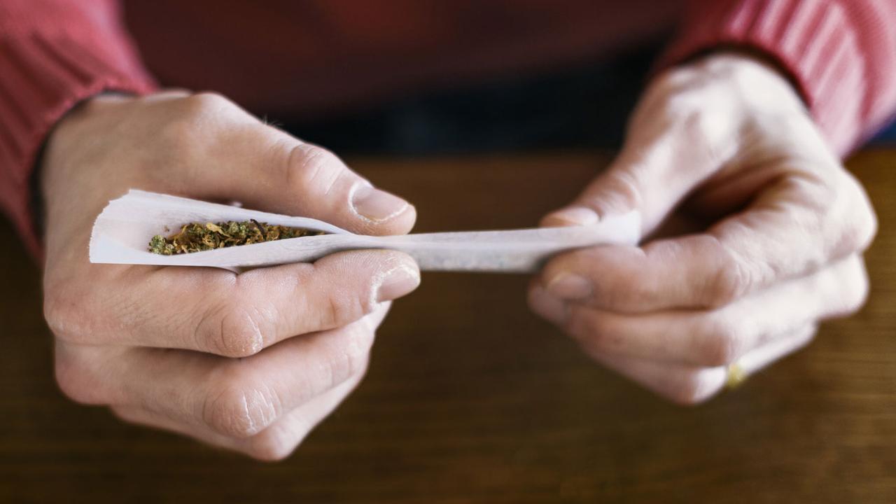 Deux tiers des Suisses sont favorables à la légalisation du cannabis, selon un sondage [Keystone - Christian Beutler]