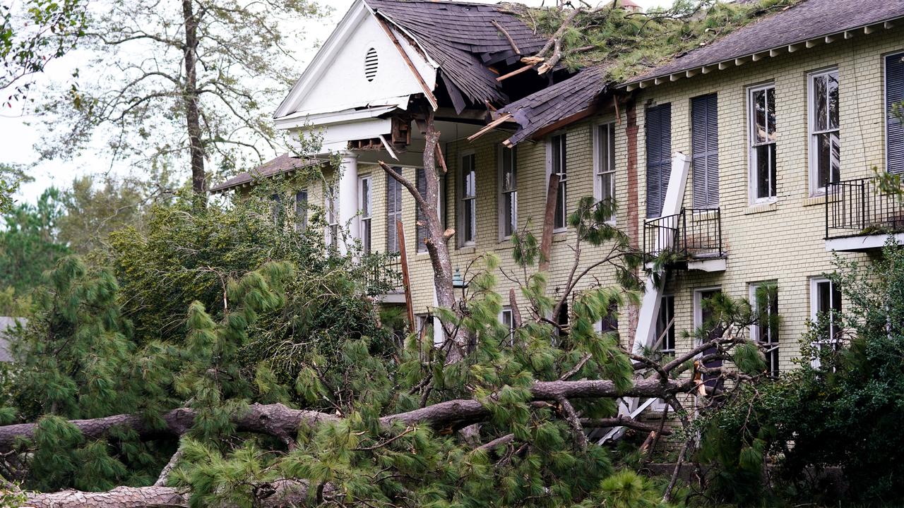 Une maison endommagée à la suite du passage d'Ida, à Covington, en Louisiane. [AFP - Sean Rayford / Getty]
