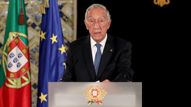 Le président portugais Marcelo Rebelo de Sousa s'adresse à la nation au palais de Belém à Lisbonne pour annoncer la dissolution du parlement et la programmation d'élections anticipées, le 4 novembre 2021. [AFP - Pedro Fiuza / NurPhoto]