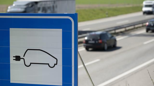 Le nombre de voiture 100% électrique est en forte croissance ces 5 dernières années en Suisse [Keystone - Christian Beutler]