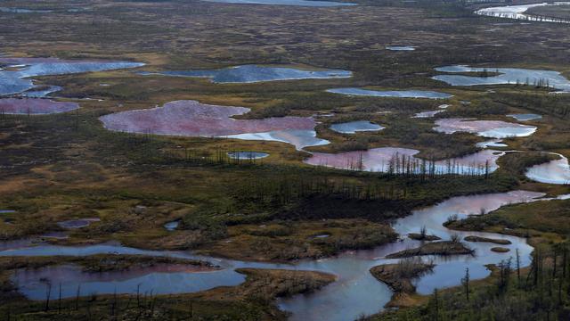 Vue aérienne de la pollution d'une rivière, causée par le géant minier russe Norilsk Nickel. [afp - Irina Yarinskaya]