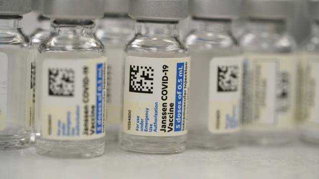 Swissmedic a autorisé pour une durée limitée le vaccin contre le Covid-19 du groupe pharmaceutique Johnson & Johnson. [AP - David Zalubowski]