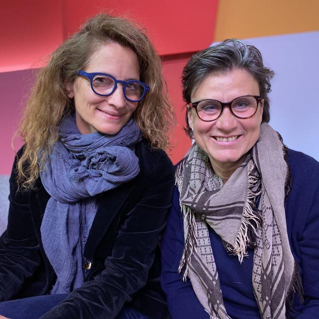Céline Brockmann, biologie et co-fondatrice du Bioscope, rencontre Sandra Widmer Joly, officiante laïque, Formatrice d'adultes. [RTS]